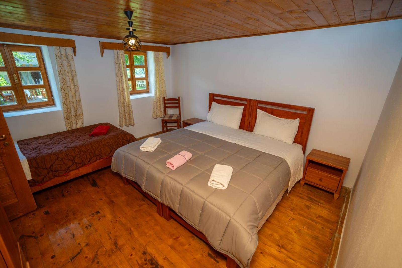 Bujtina Berishta Theth Hotel Buitenkant foto