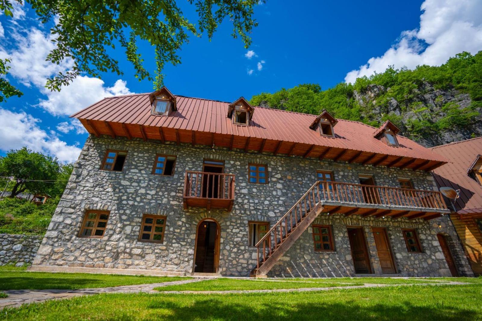 Bujtina Berishta Theth Hotel Buitenkant foto
