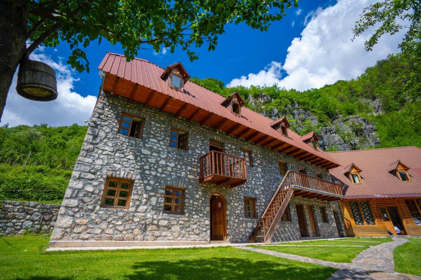 Bujtina Berishta Theth Hotel Buitenkant foto