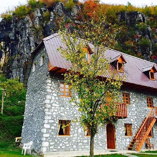 Bujtina Berishta Theth Hotel Buitenkant foto
