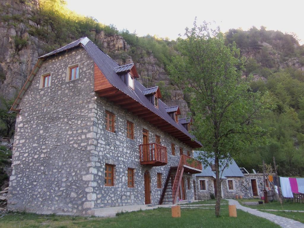 Bujtina Berishta Theth Hotel Buitenkant foto