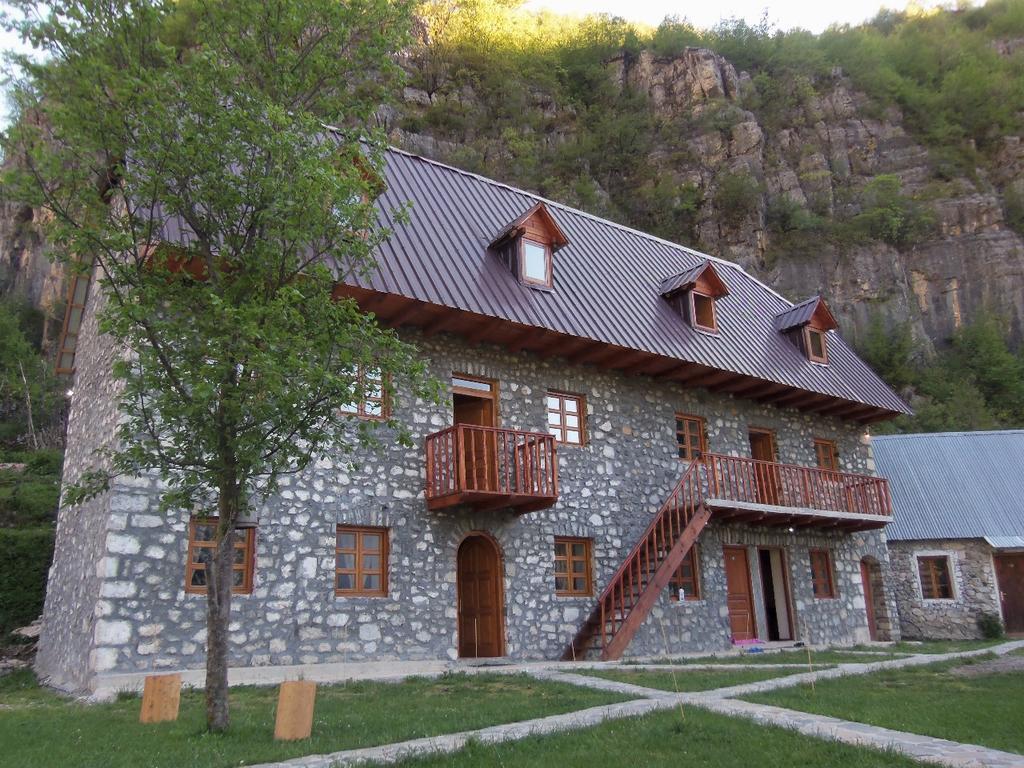 Bujtina Berishta Theth Hotel Buitenkant foto