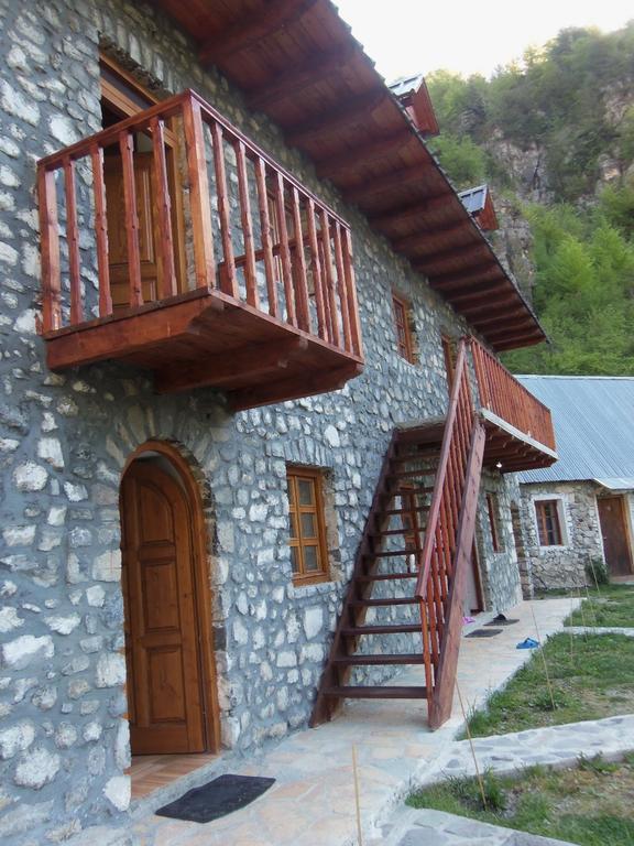Bujtina Berishta Theth Hotel Buitenkant foto