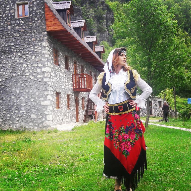 Bujtina Berishta Theth Hotel Buitenkant foto