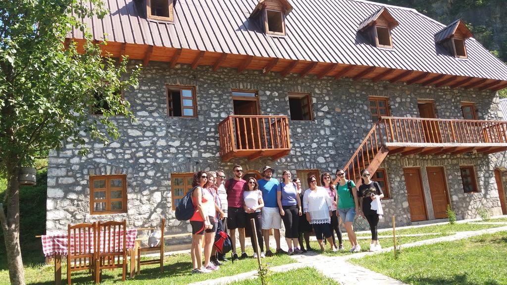 Bujtina Berishta Theth Hotel Buitenkant foto