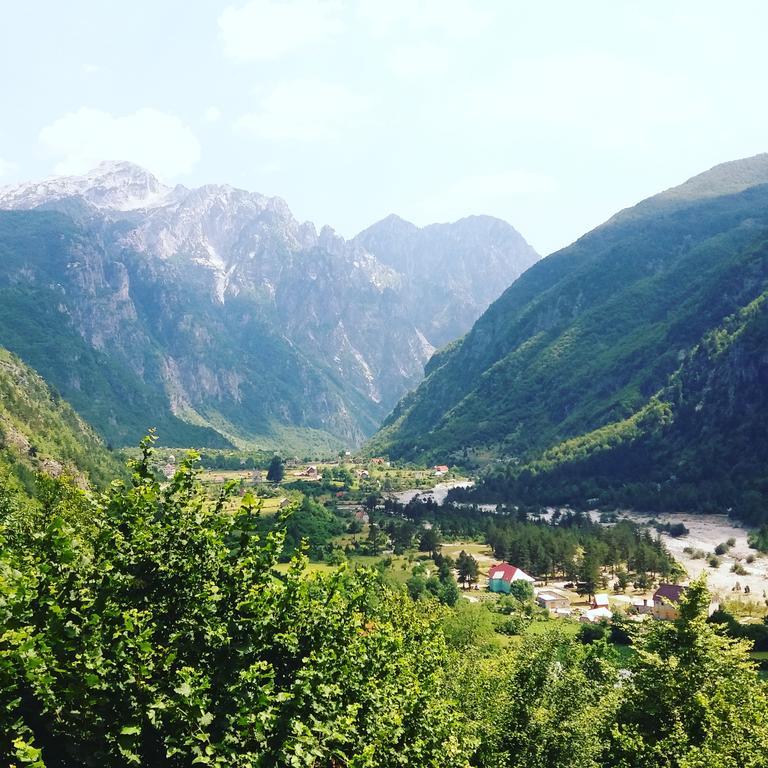 Bujtina Berishta Theth Hotel Buitenkant foto