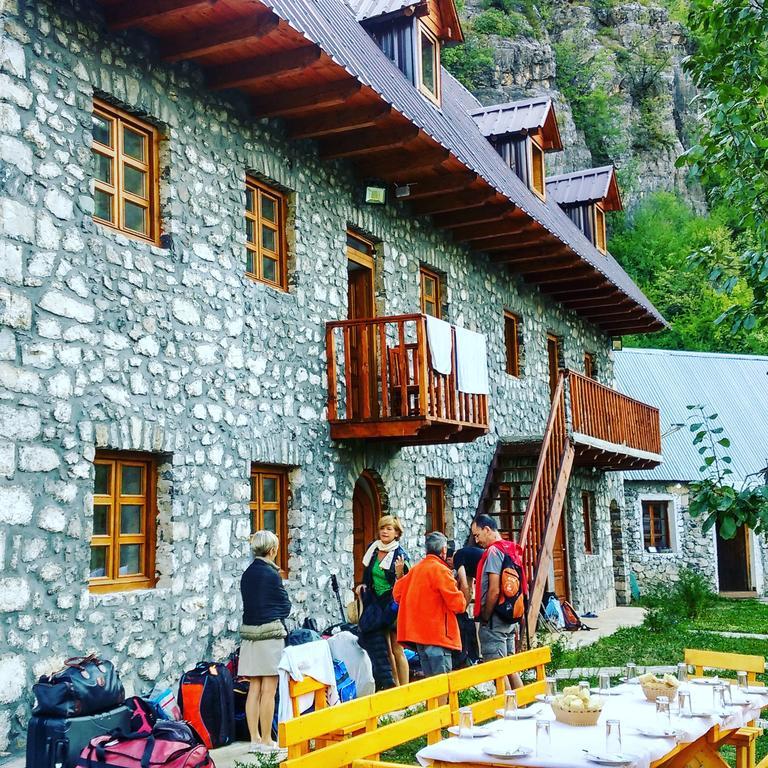 Bujtina Berishta Theth Hotel Buitenkant foto