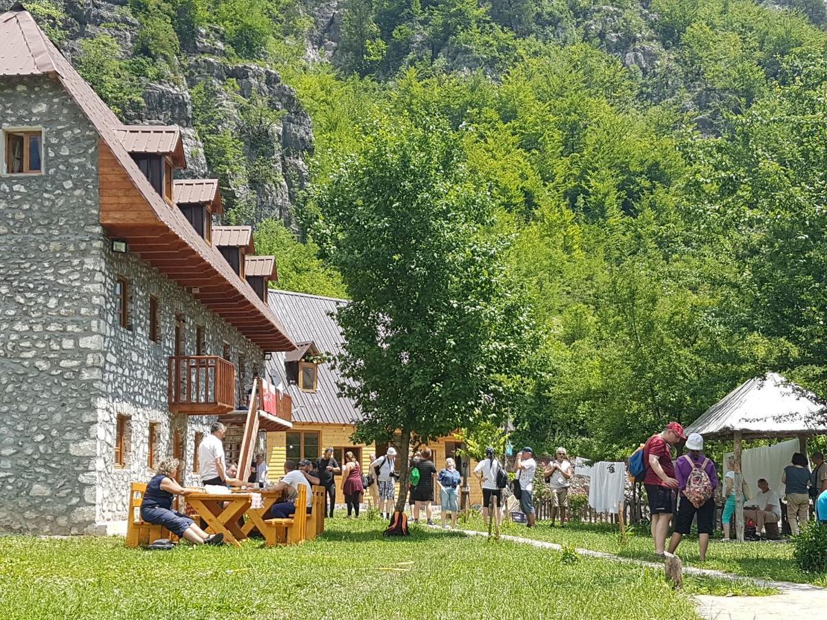 Bujtina Berishta Theth Hotel Buitenkant foto