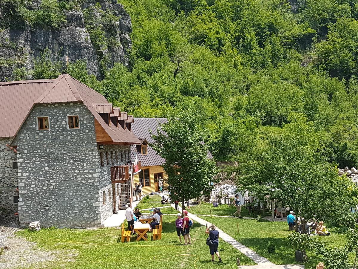 Bujtina Berishta Theth Hotel Buitenkant foto